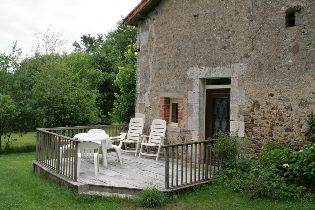 Le Petit Mas D'Ile Bed & Breakfast Saint-Germain-de-Confolens Cameră foto