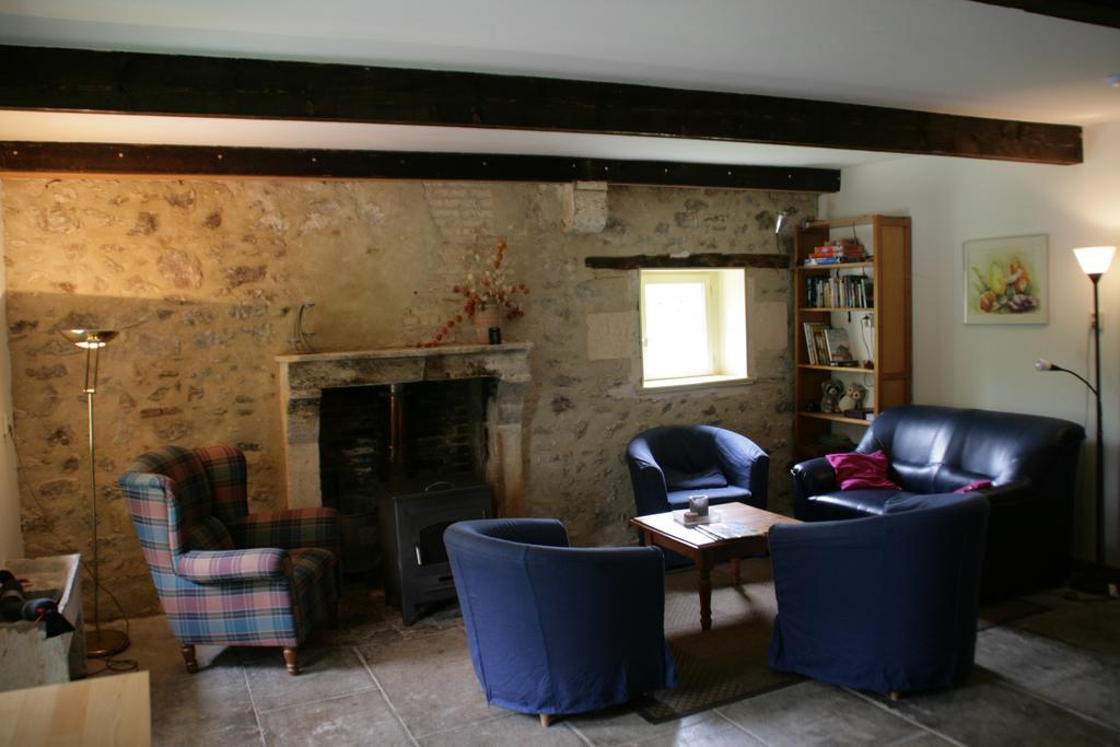 Le Petit Mas D'Ile Bed & Breakfast Saint-Germain-de-Confolens Cameră foto