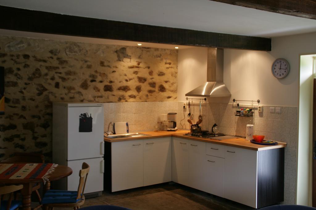 Le Petit Mas D'Ile Bed & Breakfast Saint-Germain-de-Confolens Cameră foto